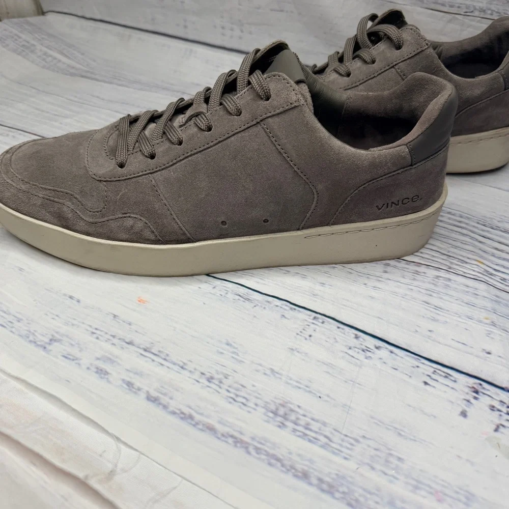 Vince Men's Peyton Suede Low-Top Sneakers Size 9.5